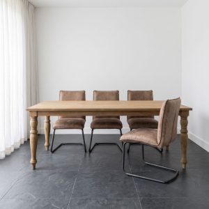 Eettafel Bologna van Tower Living nu verkrijgbaar bij HUUS, perfect voor ieder landelijk interieur.