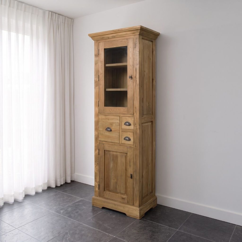 Vitrinekast Bologna 66cm van Tower Living nu verkrijgbaar bij HUUS, perfect voor ieder landelijk interieur.