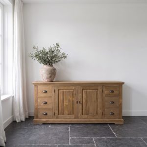 Dressoir Bologna 160cm van Tower Living nu verkrijgbaar bij HUUS, perfect voor ieder landelijk interieur.