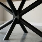 ronde spinpoot van eettafel monique van HUUS