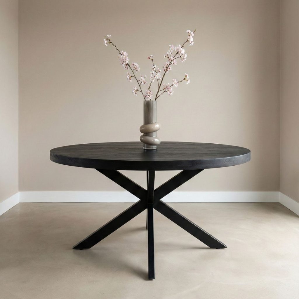 Ronde Eettafel Apeldoorn 130cm gemaakt van zwart mangohout met een robuuste uitstraling