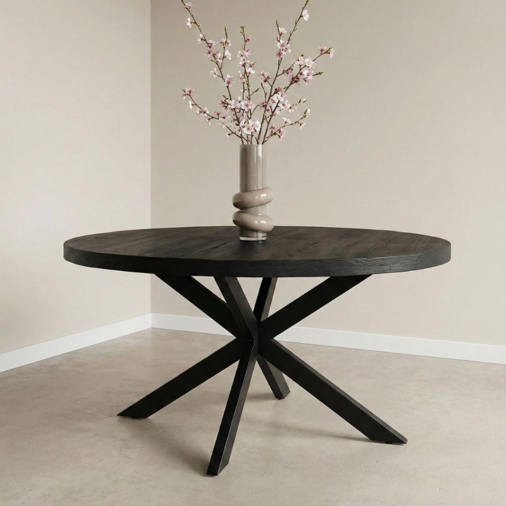 Ronde Eettafel Apeldoorn 150cm gemaakt van zwart mangohout met een robuuste uitstraling