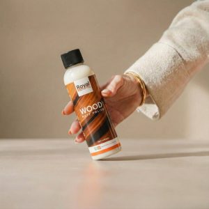 HUUS meubelolie voor houten meubels. Beschermd tegen vuil en vlekken.