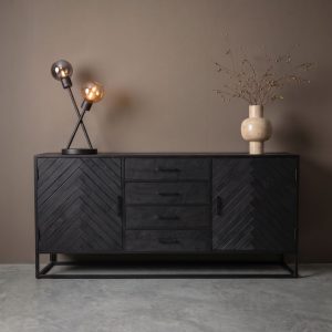 Dressoir Floor van HUUS gemaakt van zwart mangohout en met een vissengraat patroon