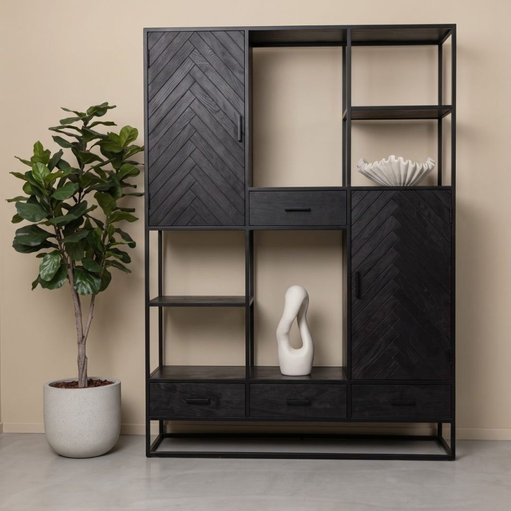 Wandkast Floor met 2 lades en 4 deuren gemaakt van zwart mangohout met een modern vissengraat patroon