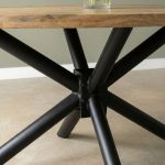 Ronde spinpoot van Eettafel Iris Ovaal van HUUS