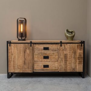 Dressoir Dominique van HUUS gemaakt van mangohout met zwart metaal. Perfect voor ieder industrieel interieur.
