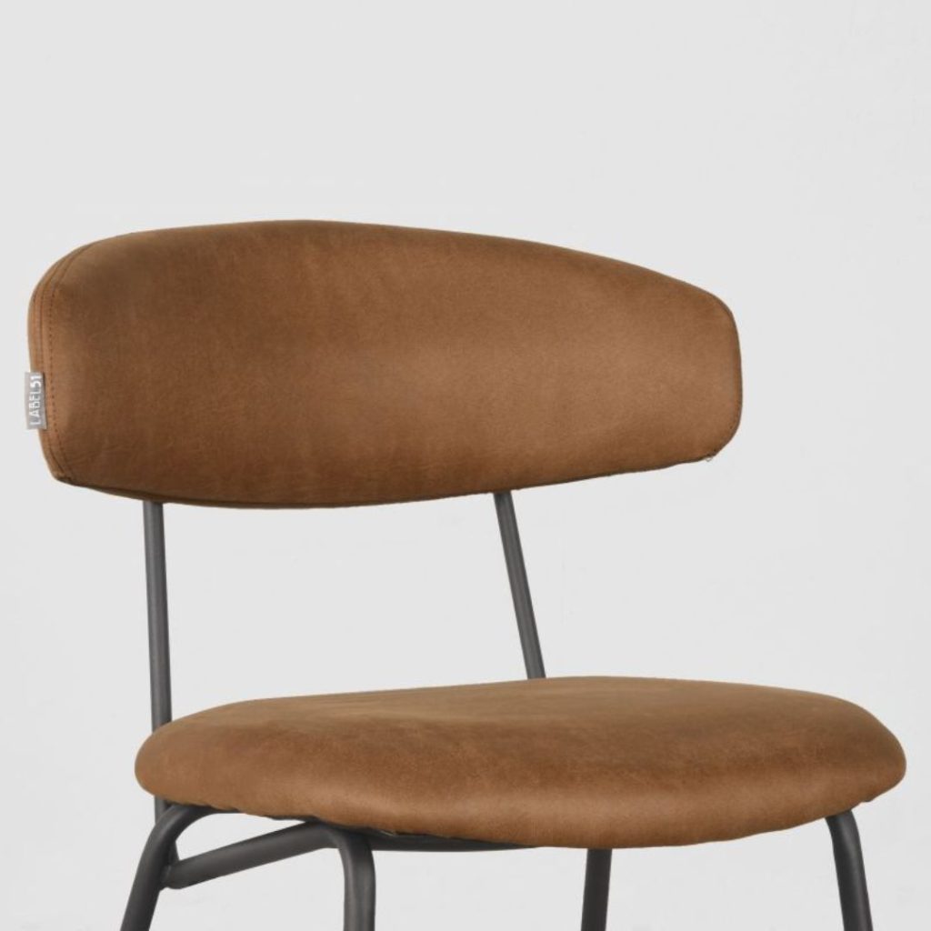 Eetkamerstoel Zack van LABEL51 cognac met metalen sledeframe