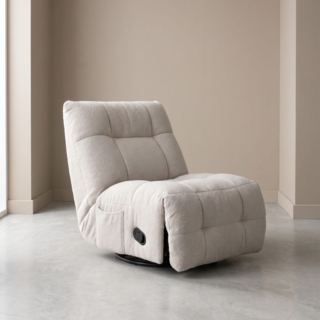 Relaxfauteuil Zen vanHUUS gestoffeerd in een naturel boucle stof.
