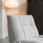 Detail foto van de rugleuning van fauteuil Zen van HUUS