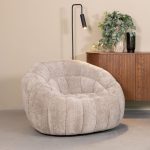 Draaifauteuil Cloud van LABEL51 in de stof Stone Elite in een rustig en japandi interieur.