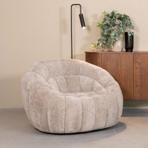Draaifauteuil Cloud van LABEL51 in de stof Stone Elite in een rustig en japandi interieur.