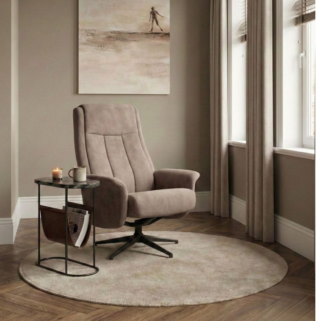 Comfortabele fauteuil Sam in taupe missouri stof van HUUS