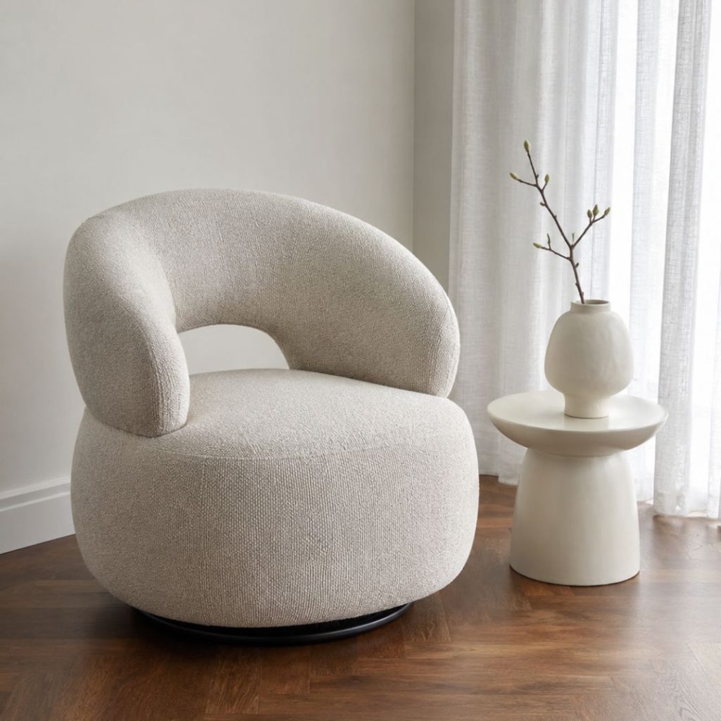 Draaifauteuil Nusenna van LABEL51 is precies de stoel die de finishing touch geeft aan jouw woonkamer.