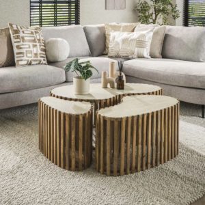 Salontafelset Nora uit de HUUS Premium Collectie is een stijlvolle en eigentijdse toevoeging aan je woonkamer