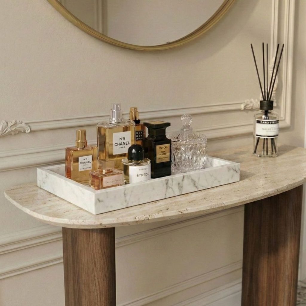 Close-up van Sidetable Silvy met travertin-look keramisch blad.