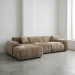 Hoekbank Cloudy in een chenille caramel stof van HUUS