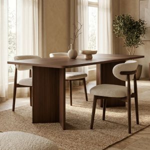Eettafel keiko in walnoot in warme gezellige eetkamer met japandi stoelen
