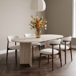 Eettafel Shiro gemaakt van keramiek met een travertine uitstraling, alleen bij huus voor de laagste prijs