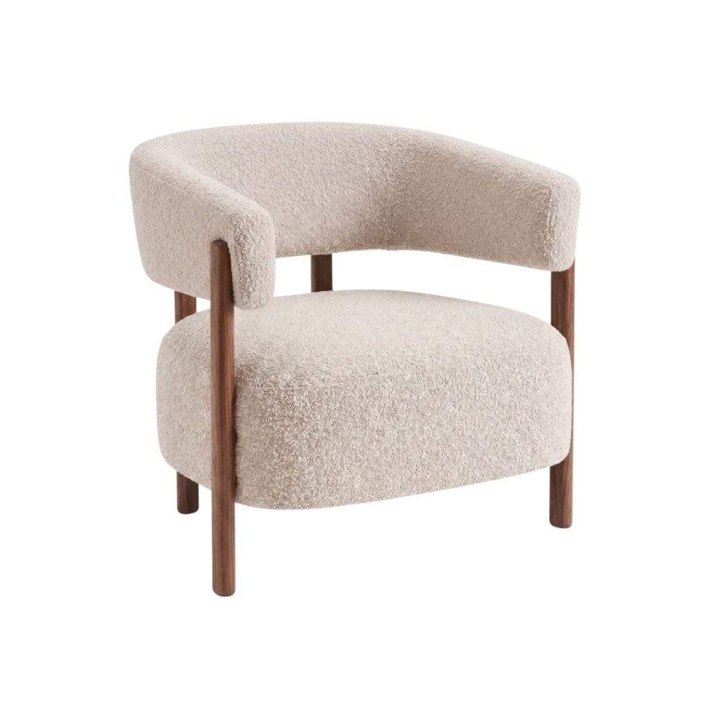 Nieuw in de HUUS collectie, Relaxfauteuil Japandi met een walnoot kleurig metalen frame en een zand kleurige zitting. Voor de beste prijs bij HUUS!