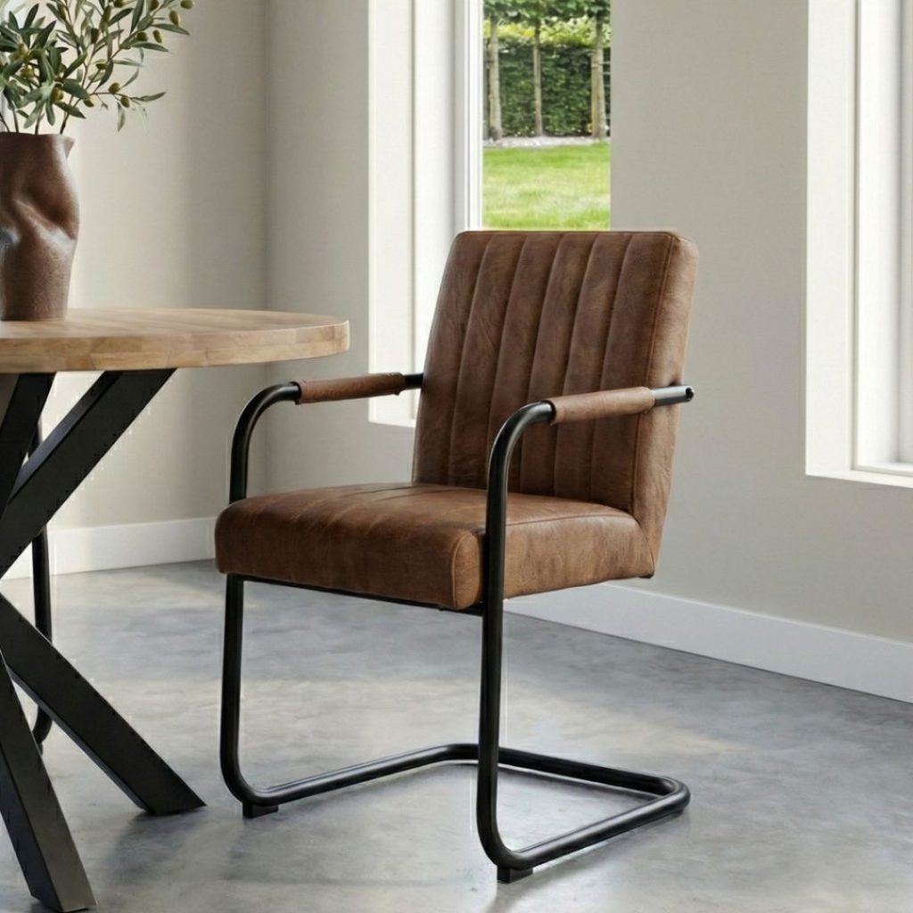 Eetkamerstoel One, nu als combideal verkrijgbaar met eettafel Britt, met extra korting!