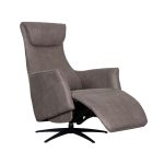 Elektrische fauteuil Lund van LABEL51 in een tijdloze microleder in een taupe kleur.