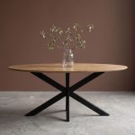 Ovale eettafel Madrid 220 cm van gezandstraald mangohout met natuurlijke houtnerf.